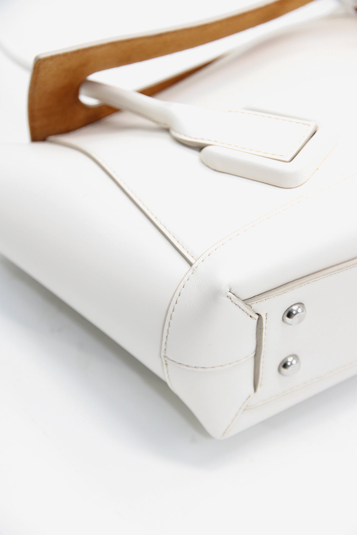 Botteg Veneta Leather Arco small