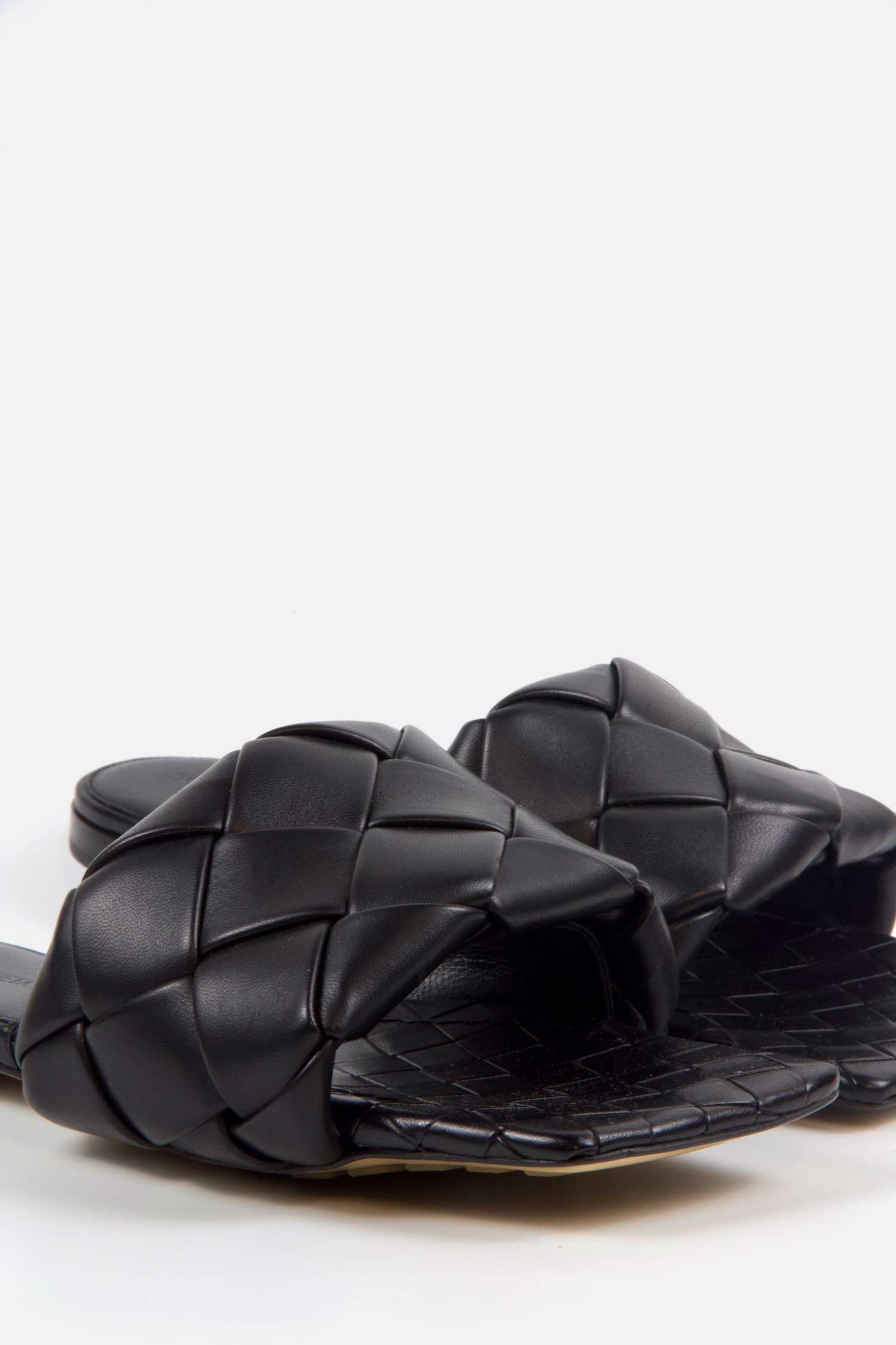 Nappa Maxi Intrecciato Lido Flat Sandals