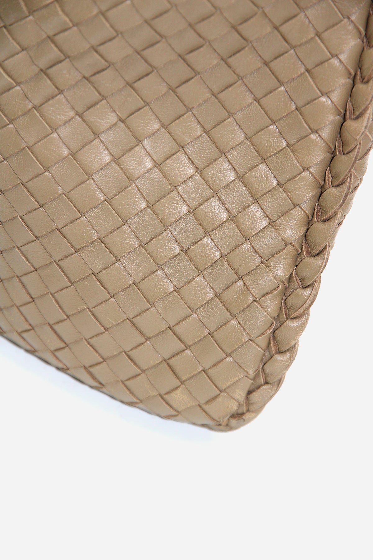 Bottega Veneta Intrecciato Veneta Hobo Medium