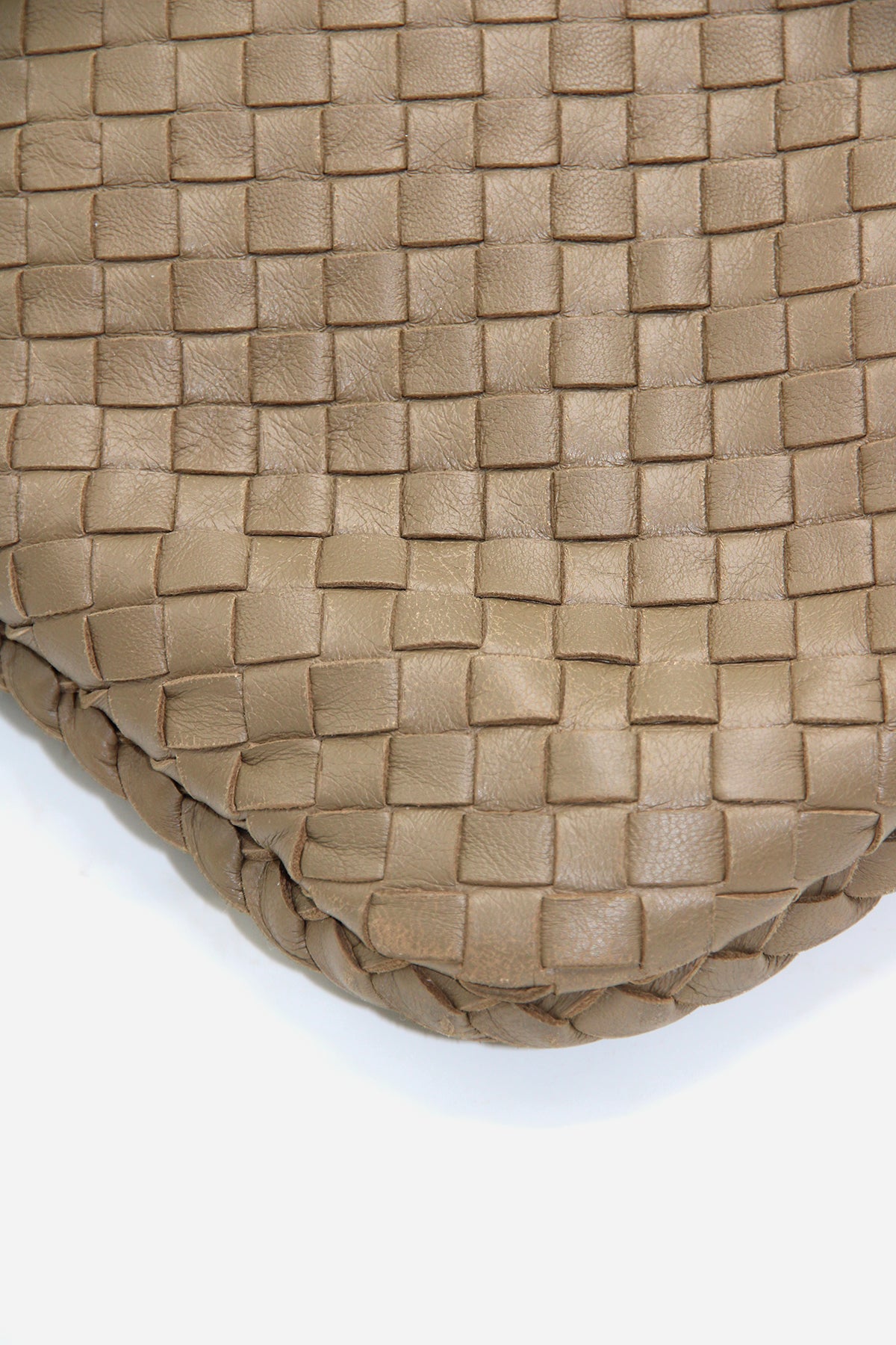 Bottega Veneta Intrecciato Veneta Hobo Medium