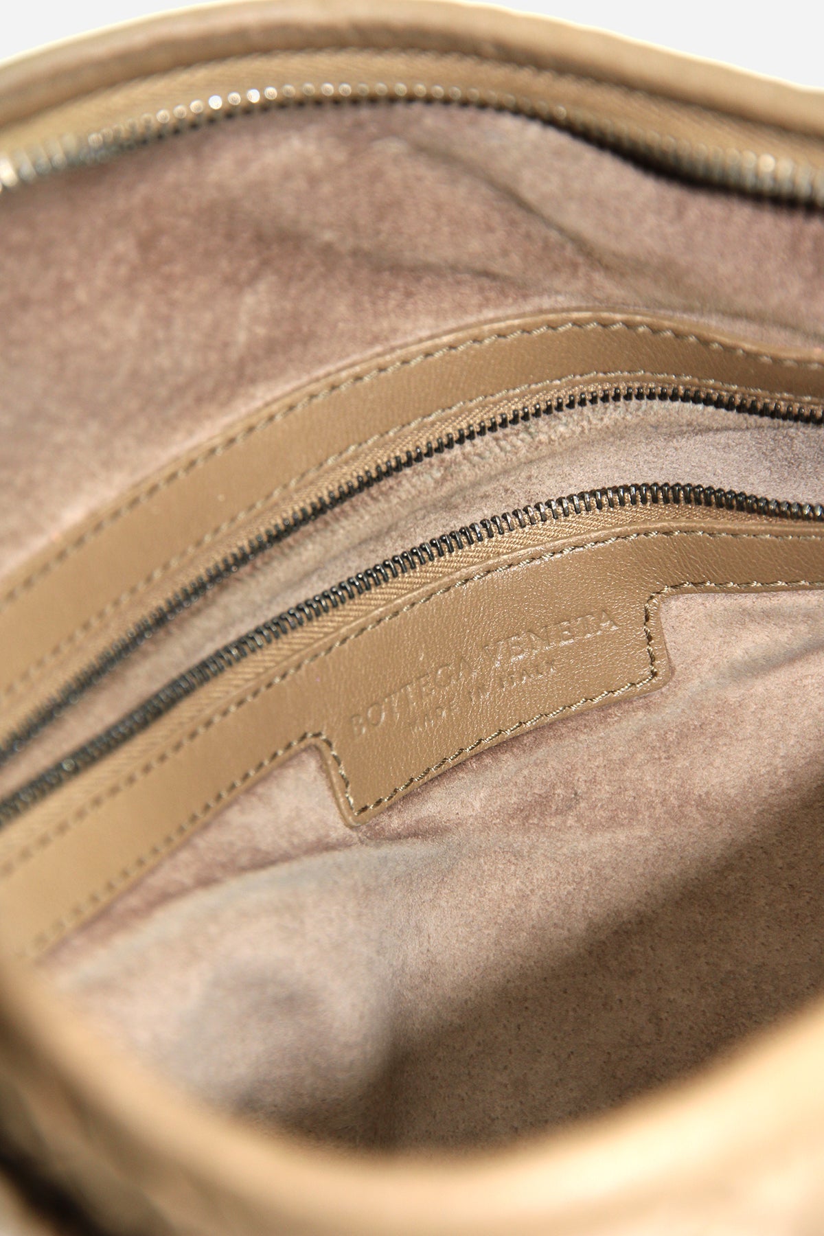 Bottega Veneta Intrecciato Veneta Hobo Medium